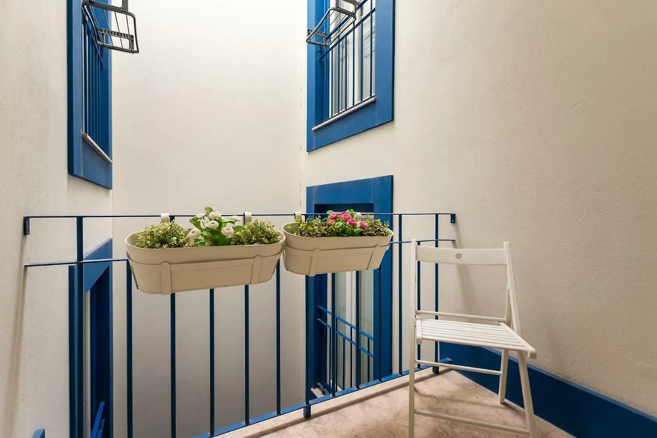 Apartment Tram 28 Duplex Lisbon