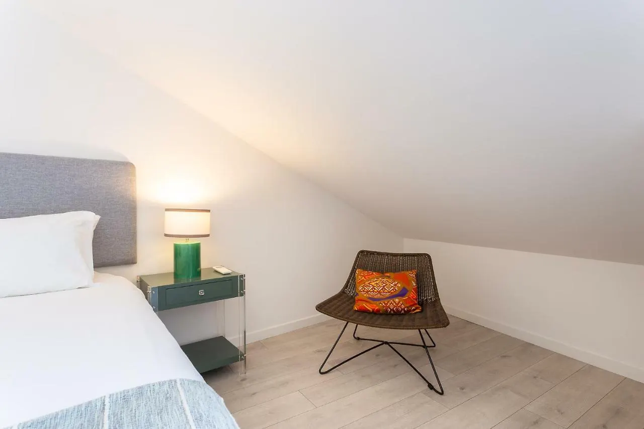 Apartment Tram 28 Duplex Lisbon